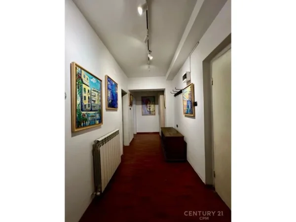 Tirane, jepet me qera apartament 1+1 Kati 3, 65 m² 700 € 