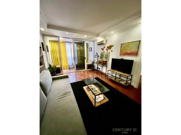 Tirane, jepet me qera apartament 1+1 Kati 3, 65 m² 700 € 