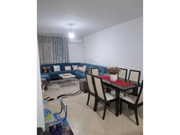 Tirane, shitet apartament 1+1+Ballkon Kati 5, 72 m² 85.000 € (Kamez)