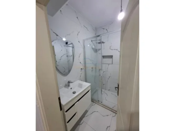 Tirane, shitet apartament 1+1+Ballkon Kati 5, 72 m² 85.000 € (Kamez)