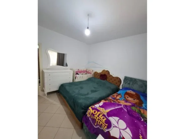 Tirane, shitet apartament 1+1+Ballkon Kati 5, 72 m² 85.000 € (Kamez)