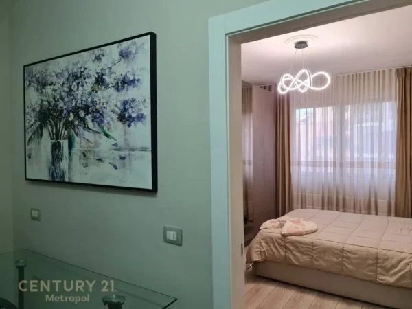 Tirane, jepet me qera apartament 1+1 Kati 3, 72 m² 850 € (Rruga e Kosovareve)