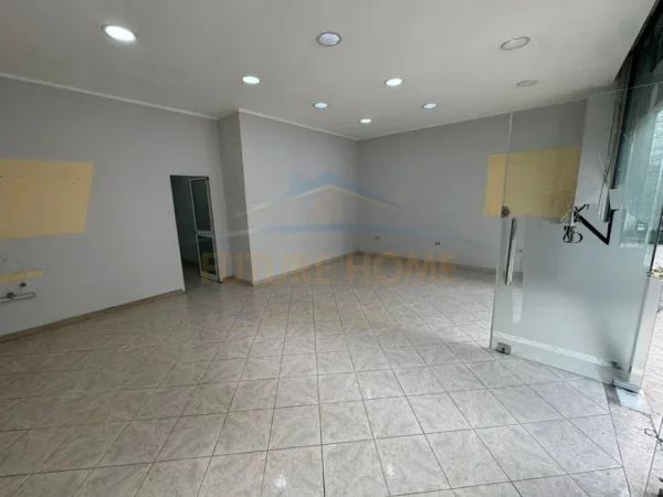 Tirane, shitet ambjent biznesi Kati 0, 54 m² 120.000 € (Misto Mame)