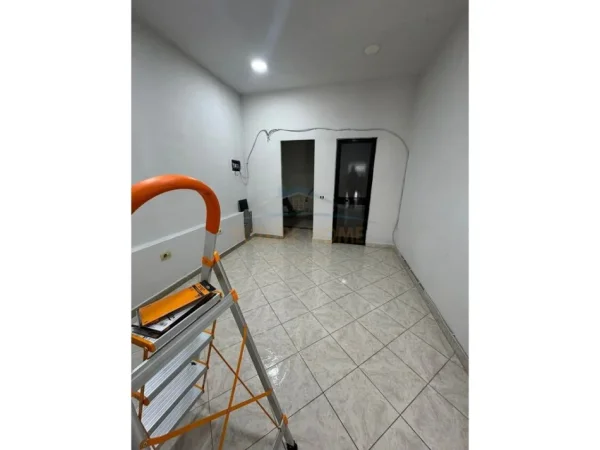 Tirane, shitet ambjent biznesi Kati 0, 54 m² 120.000 € (Misto Mame)