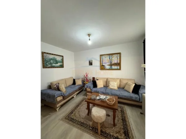 Tirane, shitet apartament 1+1+Ballkon Kati 1, 67 m² 130.000 € (Pazari i Ri)
