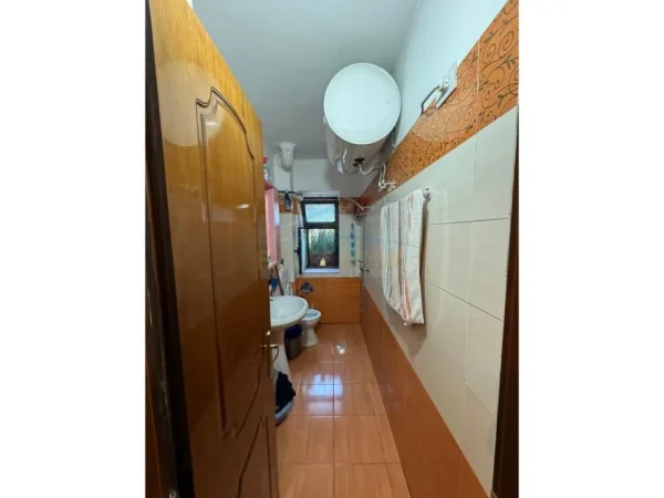Tirane, shitet apartament 1+1+Ballkon Kati 1, 67 m² 130.000 € (Pazari i Ri)