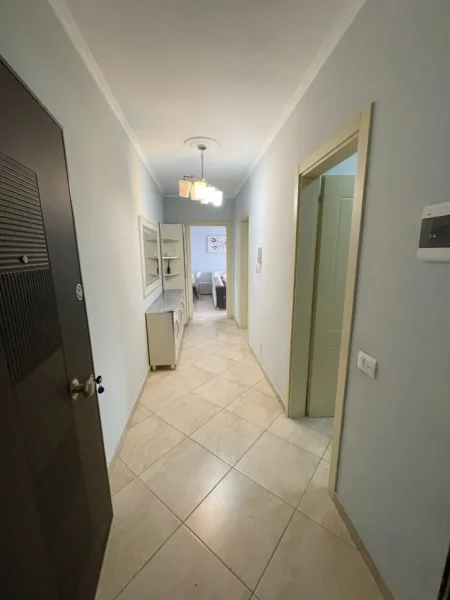Tirane, jap me qera apartament 1+1+Ballkon Kati 2, 67 m² 40.000 € (Casa Italia)