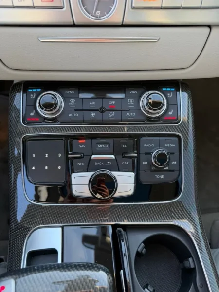 Tirane, shitet makine Audi S8 Quattro V8T, 2014 519hp Benzin, gri e erret automatik Klima 179.000 km