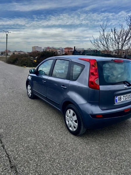 Kavaje, shes makine Nafte, blu e errët manuale Kondicioner 15.000 km 2.800 €