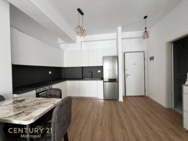 Tirane, shitet apartament 1+1+Ballkon Kati 4, 60 m² 115.000 € (ali demi)