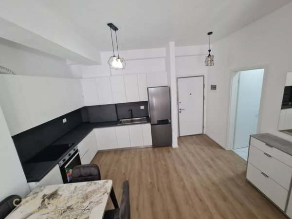 Tirane, shitet apartament 1+1+Ballkon Kati 4, 60 m² 115.000 € (ali demi)