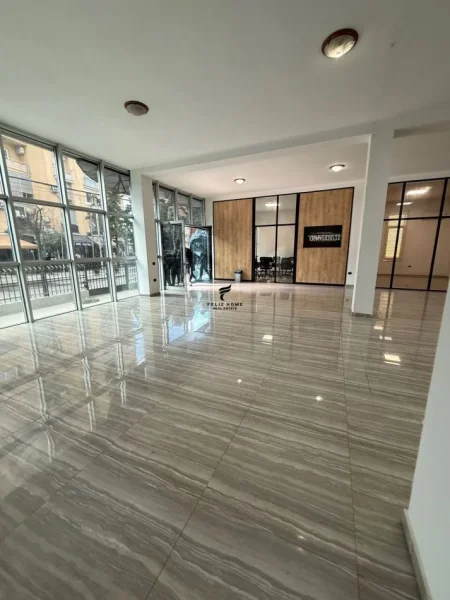 Tirane, jepet me qera ambjent biznesi Kati 4, 1.100 m² 15.000 € (Rruga Dritan Hoxha)
