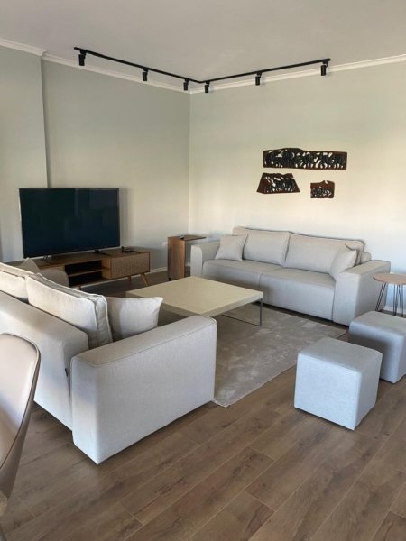 Tirane, jepet me qera apartament 2+1 Kati 5, 135 m² 1.000 € (Kopshti Zoologjik)