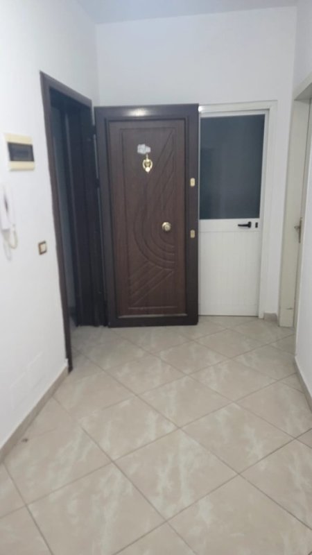 Tirane, jepet me qera apartament 2+1+Ballkon, BOSH, Kati 7, 90 m² 350 € (Prane Bar 2 Palmat, Astir, Tirane.)