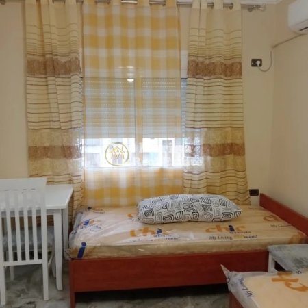 Tirane, jepet me qera garsonier Kati 5, 24 m² 400 € (Myslym Shyri)