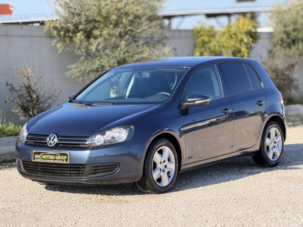 Durres, shitet makine VOLKSWAGEN GOLF VI 2.0 Nafte, blu e errët automatik Klima