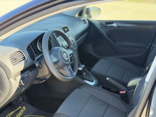 Durres, shitet makine VOLKSWAGEN GOLF VI 2.0 Nafte, blu e errët automatik Klima