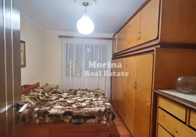Tirane, jepet me qera apartament 2+1 Kati 1, 70 m² 400 € (Ali Demi)