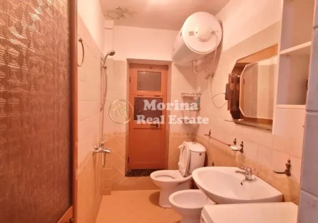 Tirane, jepet me qera apartament 2+1 Kati 1, 70 m² 400 € (Ali Demi)