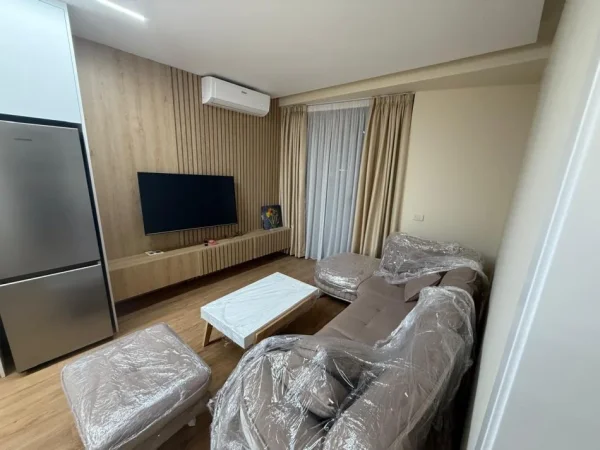 Jepet me qera apartament 2+1 Kati 5, 110 m² 1.000 € (MINE PEZA , GOLDEN TOWER)