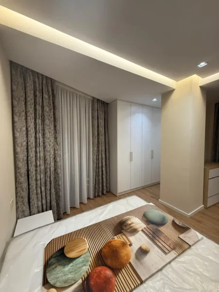 Jepet me qera apartament 2+1 Kati 5, 110 m² 1.000 € (MINE PEZA , GOLDEN TOWER)