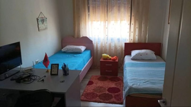Tirane, jepet me qera apartament 2+1+Ballkon Kati 7, 80 m² 600 € (Ish Fusha e Aviacionit)