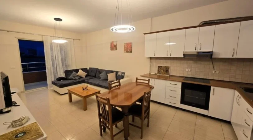 Tirane, jepet me qera apartament 1+1 Kati 5, 90 m² 700 € (rruga e elbasanit)
