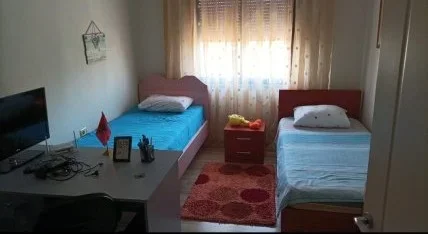 Tirane, jap me qera apartament 2+1+Ballkon Kati 7, 75 m² 600 € (Ish Fusha e Aviacionit)