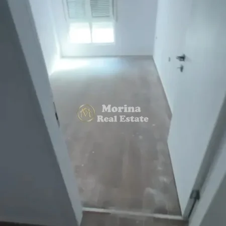 Tirane, jepet me qera apartament 2+1 Kati 5, 400 m² 400 € (Rruga 5 Maji)