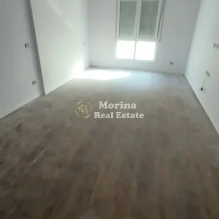 Tirane, jepet me qera apartament 2+1 Kati 5, 400 m² 400 € (Rruga 5 Maji)