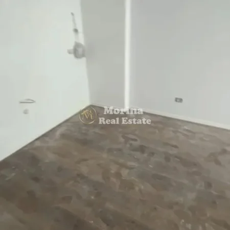 Tirane, jepet me qera apartament 2+1 Kati 5, 400 m² 400 € (Rruga 5 Maji)