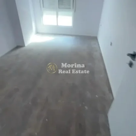 Tirane, jepet me qera apartament 2+1 Kati 5, 400 m² 400 € (Rruga 5 Maji)