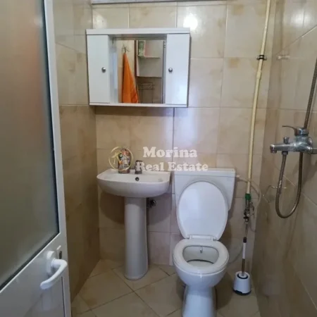 Tirane, shitet Vile , 255 m² 400.000 € (Brraka)