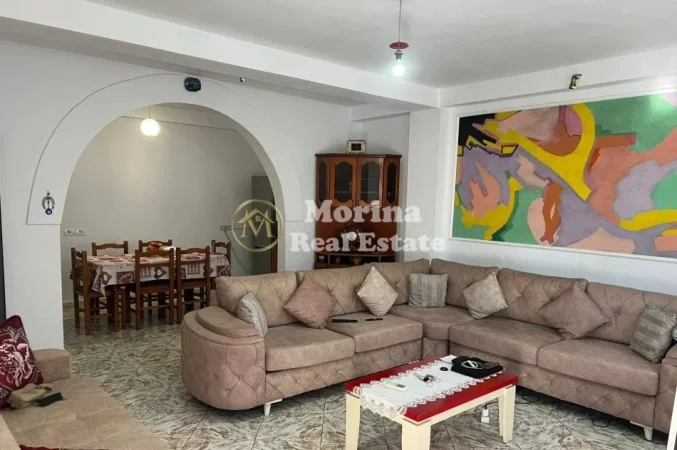 Tirane, shitet Vile , 255 m² 400.000 € (Brraka)