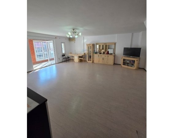 Tirane, shitet apartament 3+1 Kati 2, 149 m² 300.000 € (Blloku Gintash)