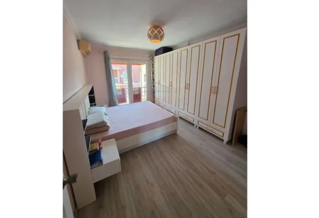 Tirane, shitet apartament 3+1 Kati 2, 149 m² 300.000 € (Blloku Gintash)