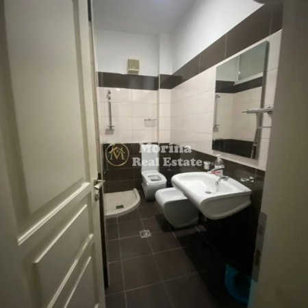 Tirane, jepet me qera ambjent biznesi Kati 2, 90 m² 500 € (Rruga 5 Maji)