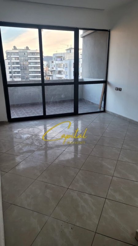 Tirane, jepet me qera apartament 1+1 Kati 9, 120 m² 350 € (ASTIR)