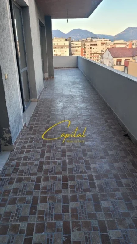 Tirane, jepet me qera apartament 1+1 Kati 9, 120 m² 350 € (ASTIR)