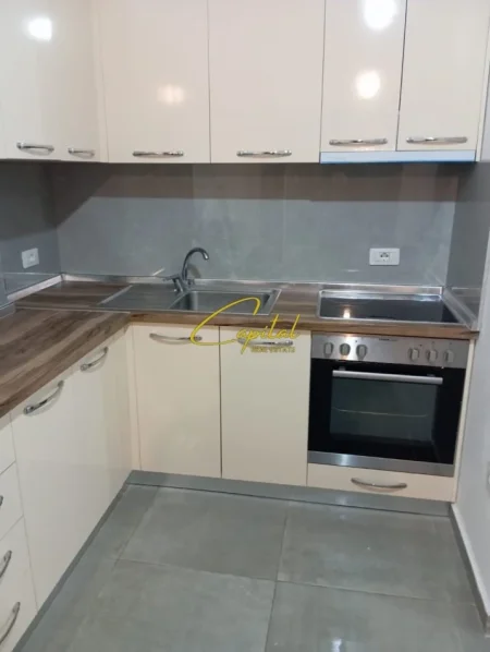 Tirane, jepet me qera apartament 2+1 Kati 4, 105 m² 500 € (5 MAJI)