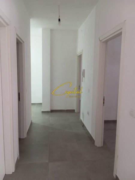 Tirane, jepet me qera apartament 2+1 Kati 4, 105 m² 500 € (5 MAJI)