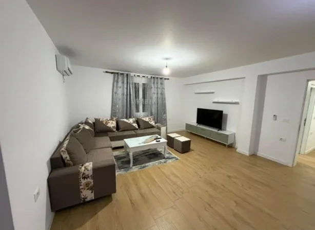 Tirane, jepet me qera apartament 3+1+Ballkon Kati 4, 110 m² 500 € (Laprakë)