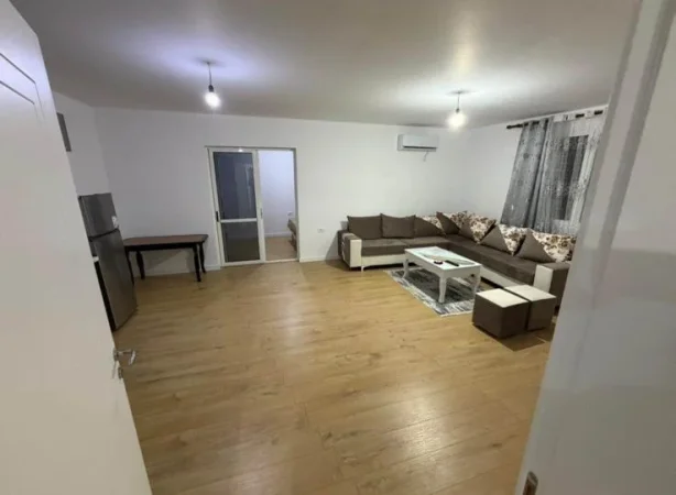 Tirane, jepet me qera apartament 3+1+Ballkon Kati 4, 110 m² 500 € (Laprakë)
