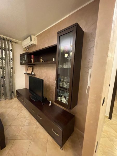 Tirane, jepet me qera apartament 2+1+Ballkon Kati 6, 120 m² 700 € (Xhamllik/Rr.Xhanfize Keko)