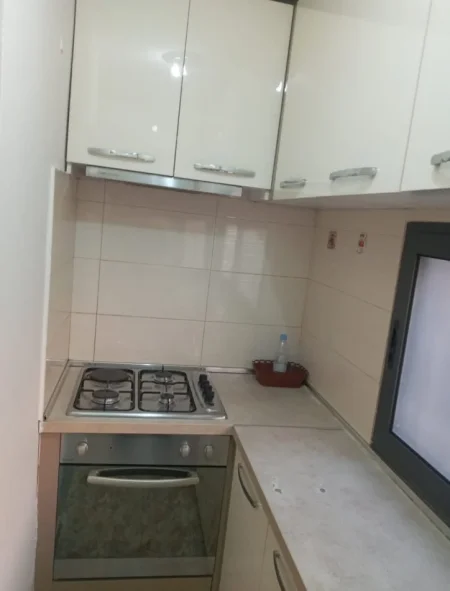 JEPET APARTAMENT 1+1 ME QERA NË MYSLYM SHYR 500 €