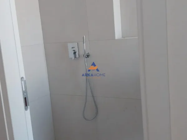 Tirane, jepet me qera apartament 2+1+Ballkon Kati 3, 110 m² 519 € 