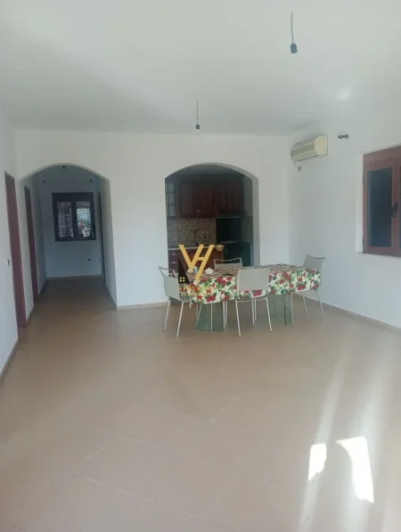 Tirane, jepet me qera apartament 1+1+Ballkon Kati 2, 100 m² 350 € (KAMEZ)