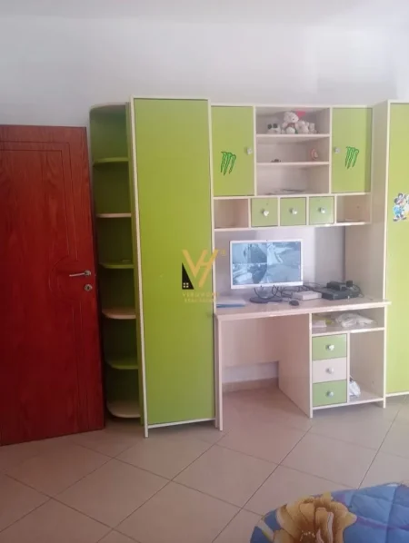 Tirane, jepet me qera apartament 1+1+Ballkon Kati 2, 100 m² 350 € (KAMEZ)