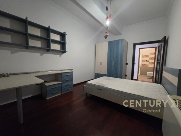 Tirane, shes apartament 2+1+Aneks+Ballkon Kati 1, 124 m² 372.000 € 