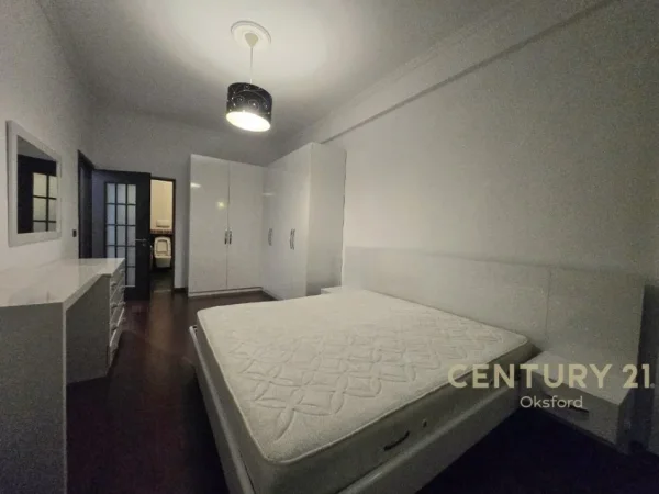 Tirane, shes apartament 2+1+Aneks+Ballkon Kati 1, 124 m² 372.000 € 